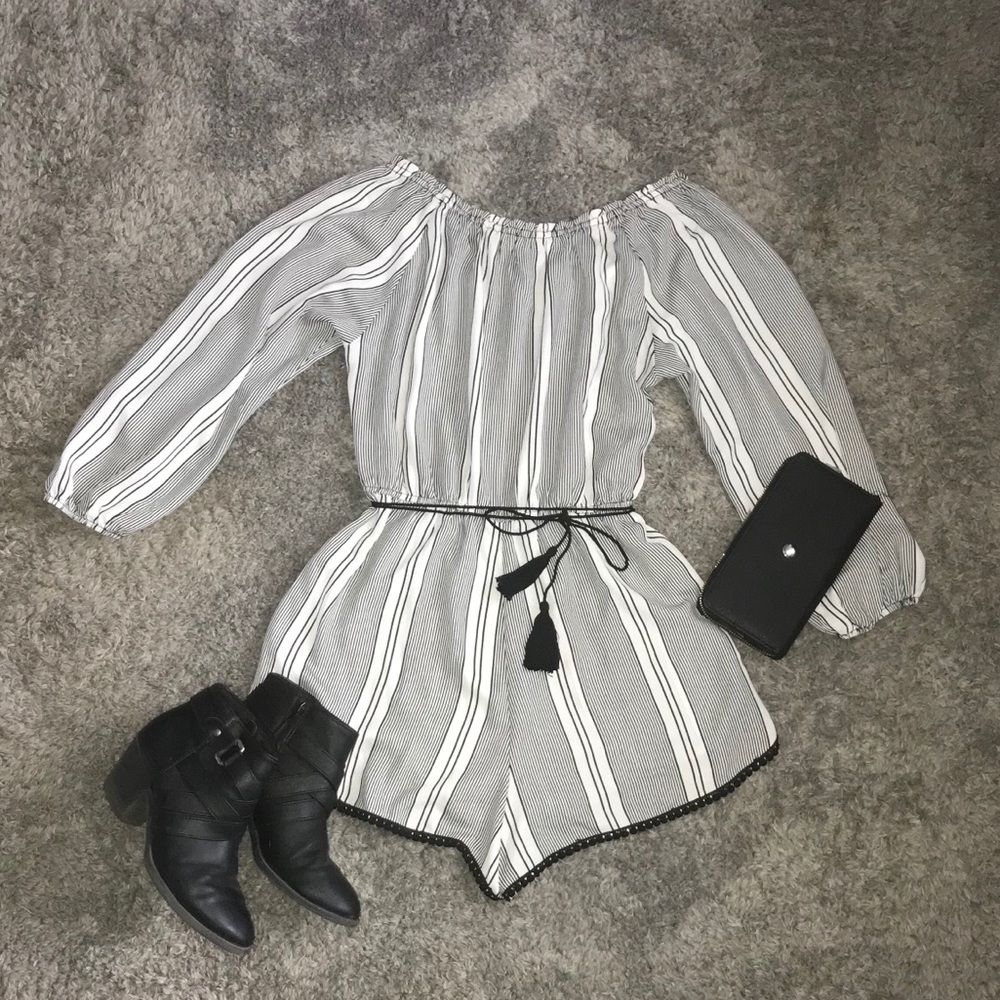 FRESH BLACK AND WHITE URBAN OUTFITTERS ROMPER